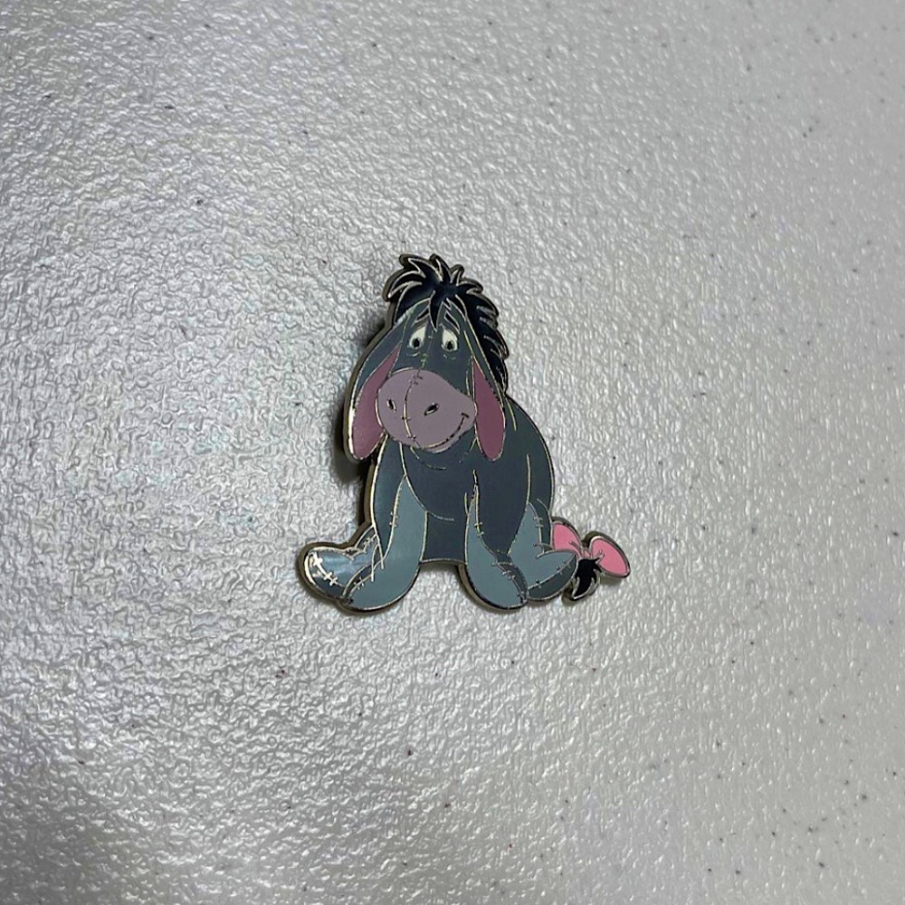 Vintage 2008 Disney Pin Sitting Eeyore Winnie The Pooh Donkey